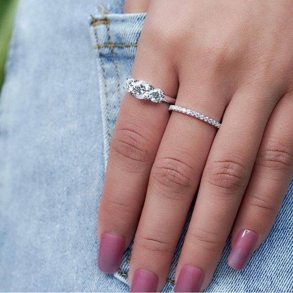 18k Certified 2 carat Diamond Moissanite Past Present Future Journey Ring - Picture 5 of 11